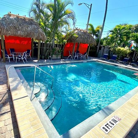 The Cabanas Guesthouse & Spa - Gay Resort Catering To Gay Men Oakland Park Exterior photo