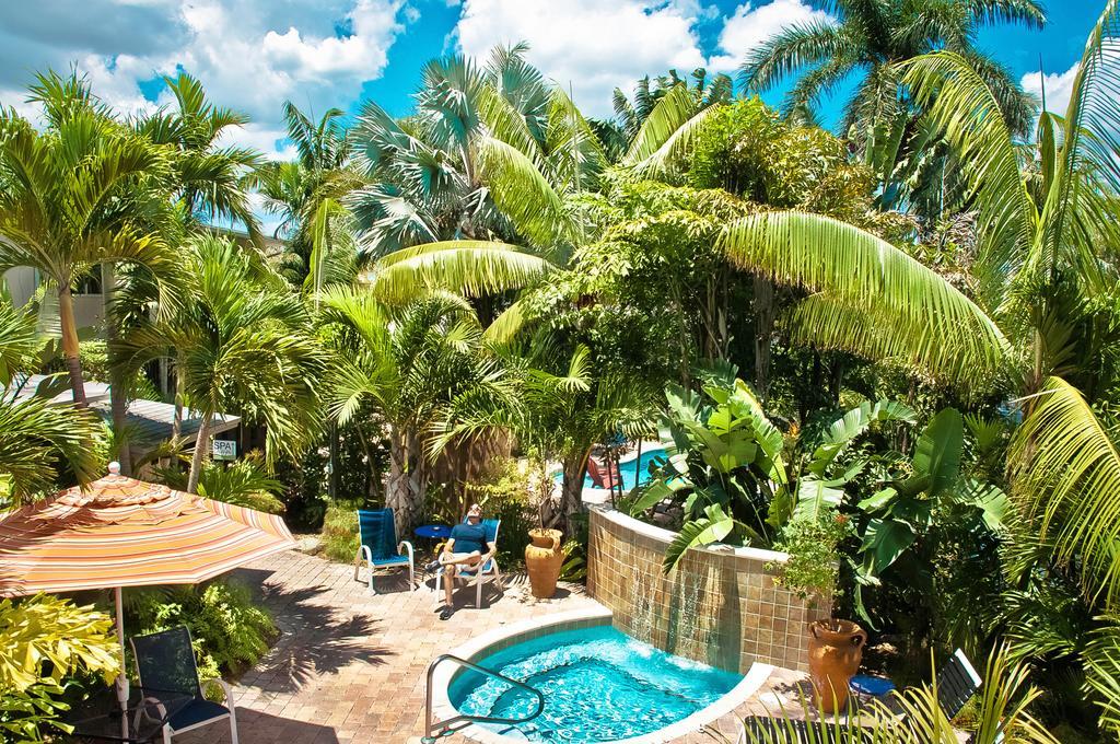 The Cabanas Guesthouse & Spa - Gay Resort Catering To Gay Men Oakland Park Exterior photo