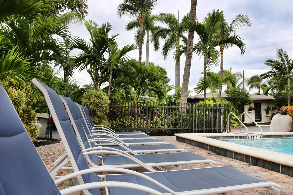 The Cabanas Guesthouse & Spa - Gay Resort Catering To Gay Men Oakland Park Exterior photo