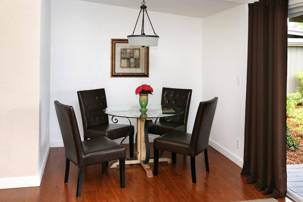 The Cabanas Guesthouse & Spa - Gay Resort Catering To Gay Men Oakland Park Exterior photo