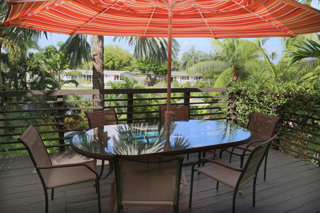 The Cabanas Guesthouse & Spa - Gay Resort Catering To Gay Men Oakland Park Exterior photo