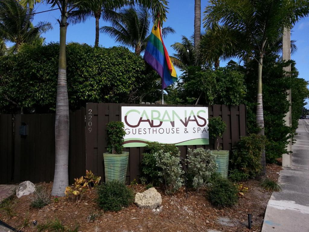 The Cabanas Guesthouse & Spa - Gay Resort Catering To Gay Men Oakland Park Exterior photo