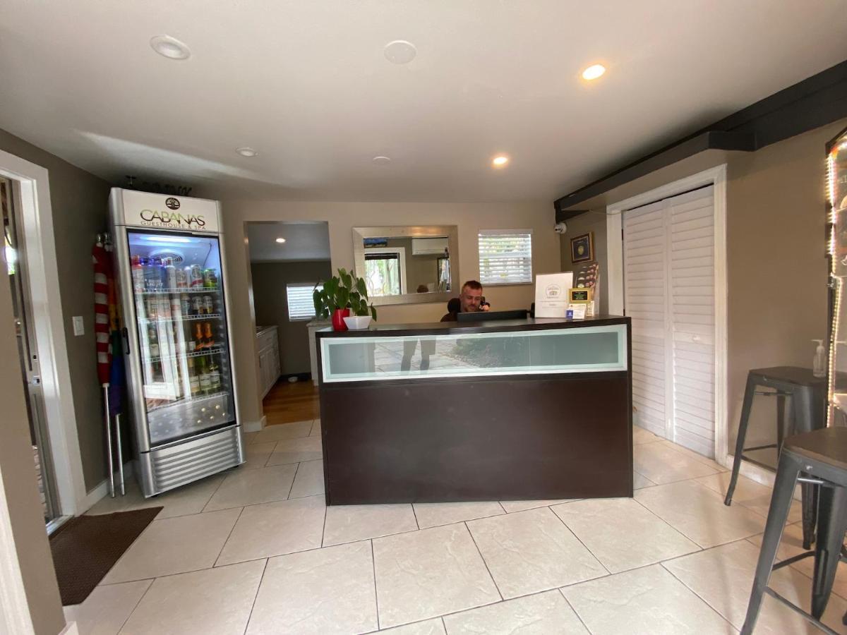 The Cabanas Guesthouse & Spa - Gay Resort Catering To Gay Men Oakland Park Exterior photo
