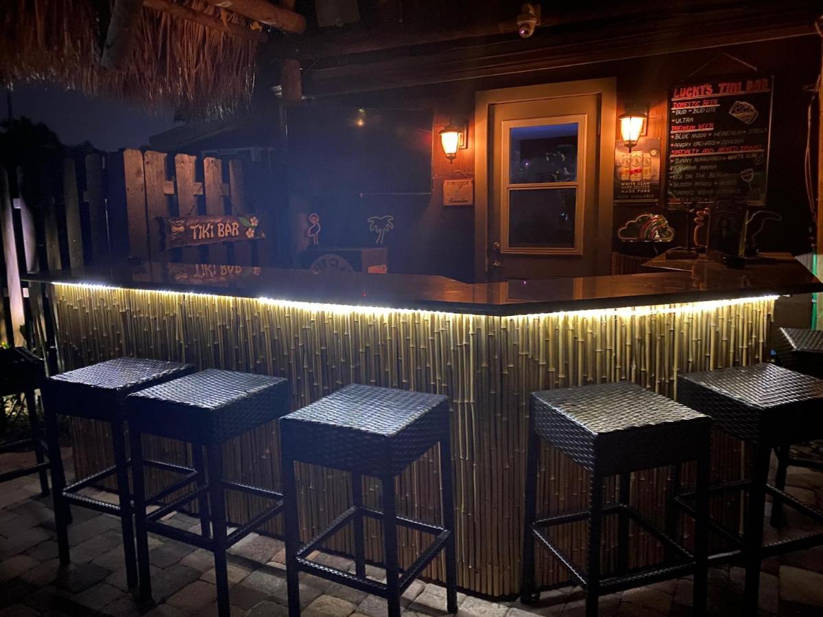 The Cabanas Guesthouse & Spa - Gay Resort Catering To Gay Men Oakland Park Exterior photo