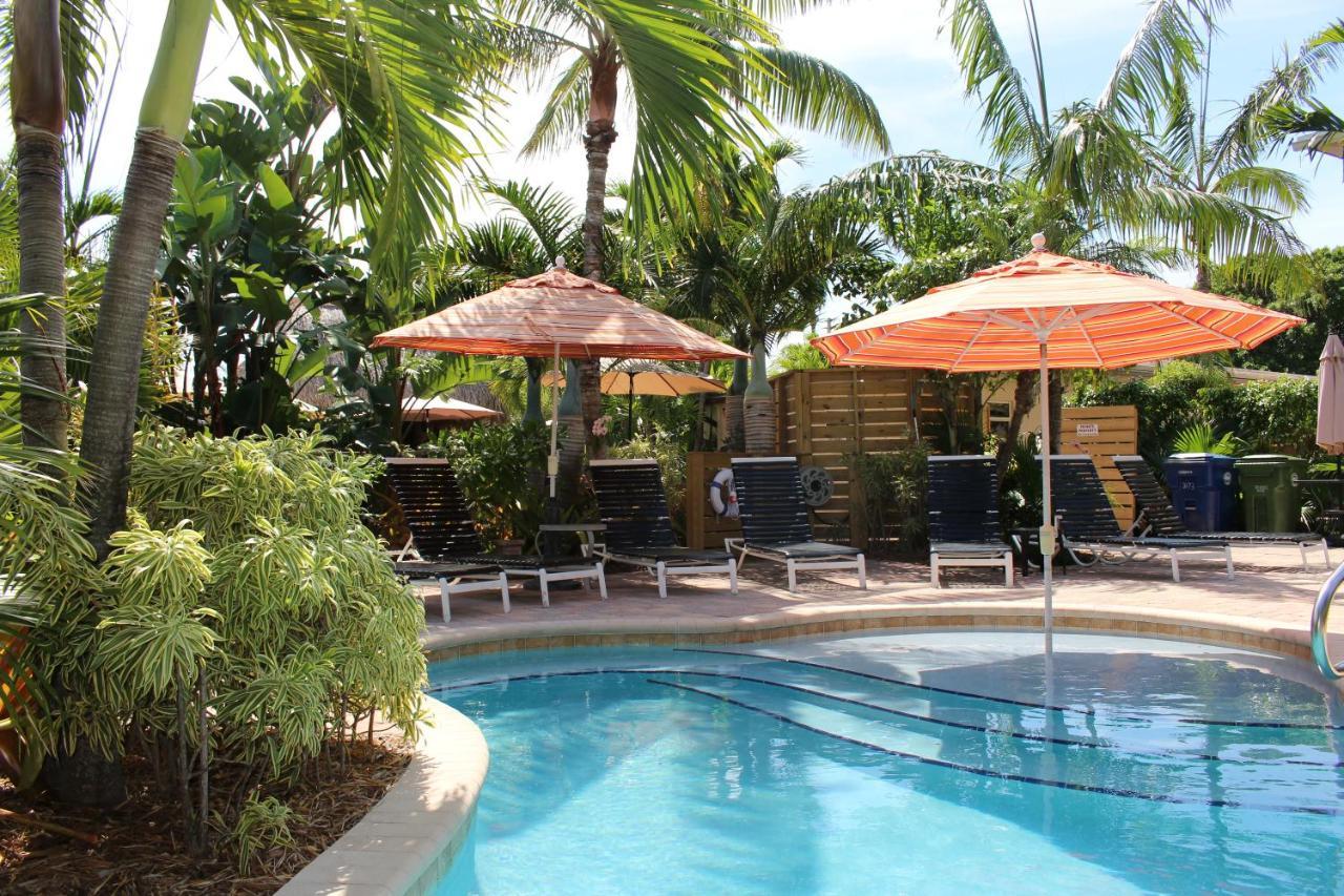 The Cabanas Guesthouse & Spa - Gay Resort Catering To Gay Men Oakland Park Exterior photo
